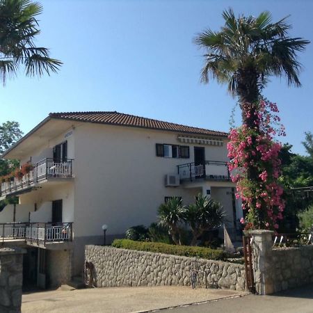 Apartmani Dujmovic Malinska Extérieur photo